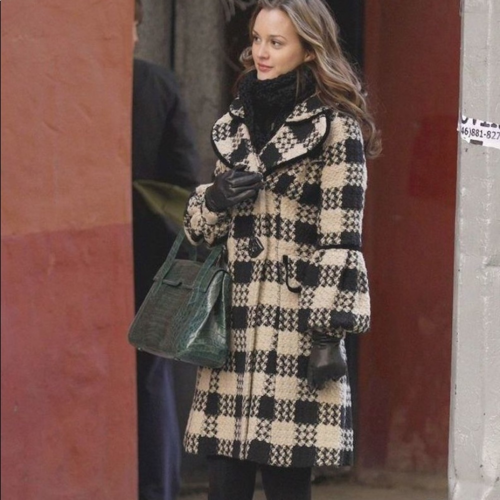Iso gossip girl coat Blair